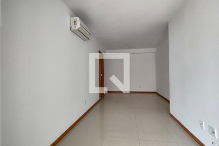 Sala de apartamento à venda com 3 quartos, 80m² em Taquara, Rio de Janeiro