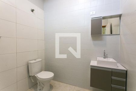 Banheiro de casa para alugar com 2 quartos, 80m² em Parque São Jorge, São Paulo