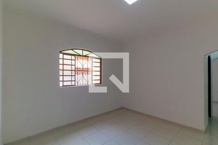 Sala de casa à venda com 4 quartos, 400m² em Vila Ivone, São Paulo