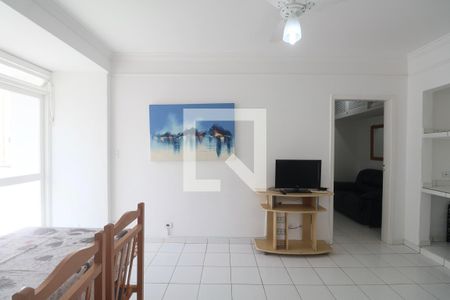 Sala de apartamento para alugar com 2 quartos, 68m² em Pitangueiras, Guarujá