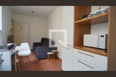 Sala de apartamento à venda com 2 quartos, 40m² em Rubem Berta, Porto Alegre