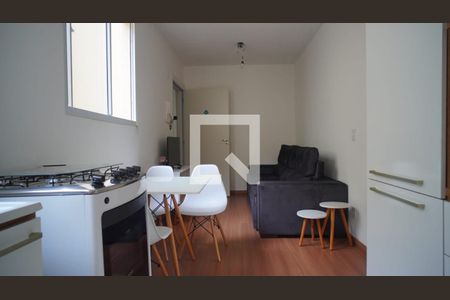 Cozinha de apartamento à venda com 2 quartos, 40m² em Rubem Berta, Porto Alegre