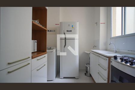 Cozinha de apartamento à venda com 2 quartos, 40m² em Rubem Berta, Porto Alegre