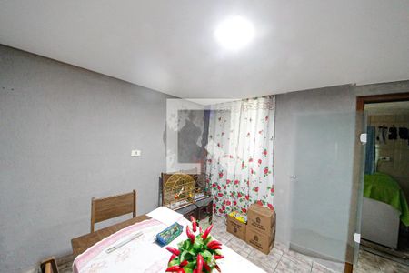 Casa à venda com 4 quartos, 250m² em Jardim Porteira Grande, São Paulo