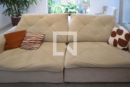 Sala de casa à venda com 4 quartos, 252m² em Vila Santa Isabel, São Paulo