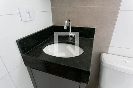 Banheiro de apartamento para alugar com 1 quarto, 29m² em Vila Esperança, São Paulo