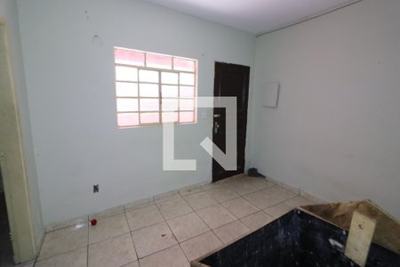 Sala de casa para alugar com 6 quartos, 275m² em Novo Osasco, Osasco