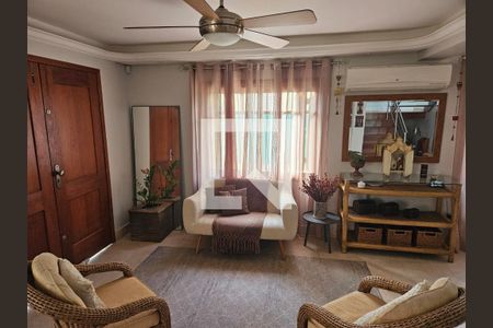 Sala de casa à venda com 4 quartos, 224m² em Partenon, Porto Alegre