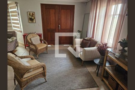 Sala de casa à venda com 4 quartos, 224m² em Partenon, Porto Alegre