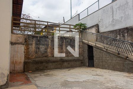 Quintal de casa para alugar com 1 quarto, 600m² em Alves de Lima, São Paulo