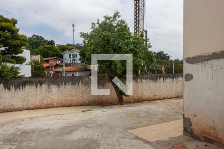 Quintal de casa para alugar com 1 quarto, 600m² em Alves de Lima, São Paulo