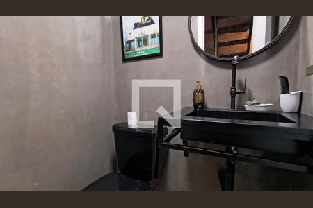 Lavabo de casa de condomínio para alugar com 2 quartos, 65m² em Vargem Pequena, Rio de Janeiro