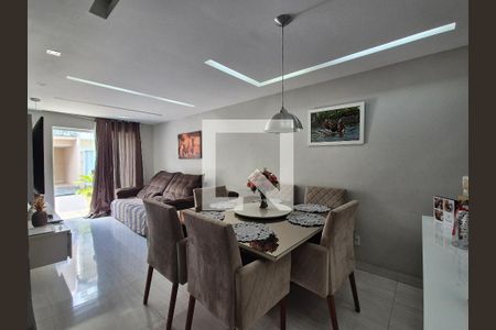 Sala de casa de condomínio para alugar com 3 quartos, 150m² em Vargem Pequena, Rio de Janeiro