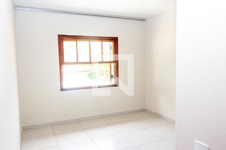 Quarto 2 de casa à venda com 3 quartos, 570m² em Parque Guarapiranga, São Paulo