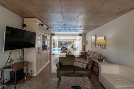 Casa à venda com 4 quartos, 240m² em Jardim Panorama, São Paulo