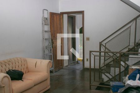 sala de casa para alugar com 4 quartos, 400m² em Cachoeirinha, Belo Horizonte