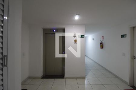 Corredor de apartamento à venda com 2 quartos, 70m² em Farrapos, Porto Alegre