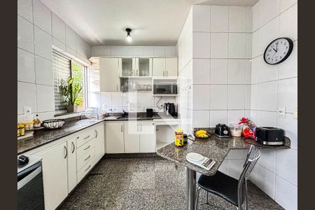 Cozinha de apartamento à venda com 3 quartos, 140m² em Buritis, Belo Horizonte