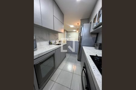 Cozinha de apartamento à venda com 2 quartos, 55m² em Juliana, Belo Horizonte