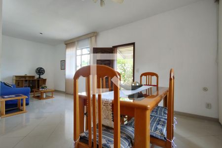 Sala de casa de condomínio à venda com 3 quartos, 183m² em Anil, Rio de Janeiro