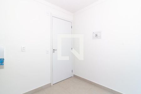 Apartamento para alugar com 2 quartos, 34m² em Parque Industrial Tomas Edson, São Paulo