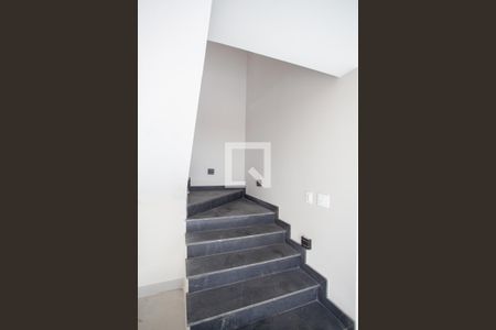 Escada de casa de condomínio à venda com 3 quartos, 315m² em Garças, Belo Horizonte