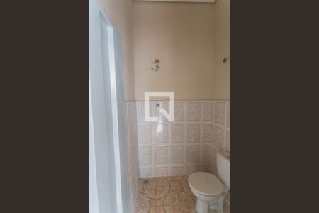 Banheiro Social de kitnet/studio para alugar com 1 quarto, 30m² em Santo André, Belo Horizonte