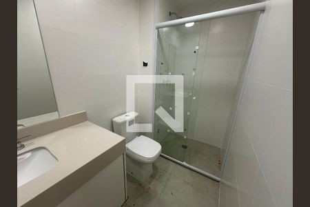 Banheiro da Suíte de apartamento à venda com 1 quarto, 60m² em Alphaville Industrial, Barueri