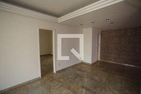 Sala de casa à venda com 3 quartos, 200m² em Coração Eucarístico, Belo Horizonte