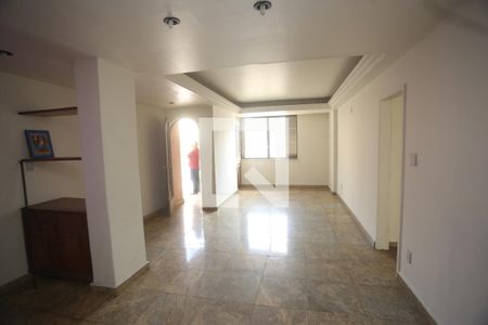 Sala de casa à venda com 3 quartos, 200m² em Coração Eucarístico, Belo Horizonte