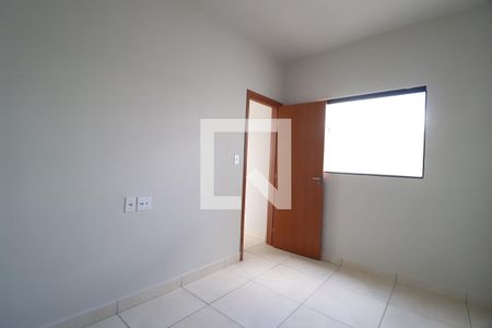 Quarto 1 de casa para alugar com 2 quartos, 83m² em Jardim Holanda, Uberlândia