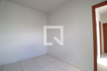 Quarto 1 de casa para alugar com 2 quartos, 83m² em Jardim Holanda, Uberlândia