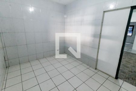 Quarto de casa para alugar com 2 quartos, 120m² em Parque Santos Dumont, Taboão da Serra