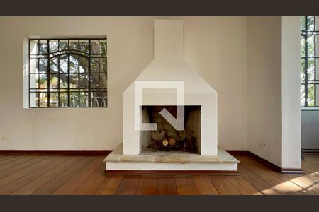 Sala de casa à venda com 4 quartos, 400m² em Vila Madalena, São Paulo