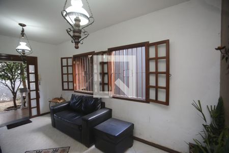 Sala de casa para alugar com 4 quartos, 360m² em Incofindência, Belo Horizonte