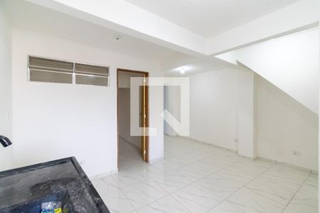 Sala/Cozinha de kitnet/studio para alugar com 1 quarto, 45m² em Cidade Domitila, São Paulo