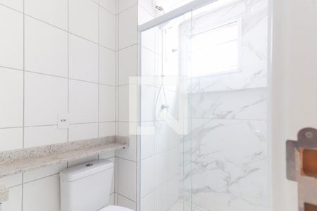 Banheiro de kitnet/studio para alugar com 1 quarto, 28m² em Vila Butantã, São Paulo