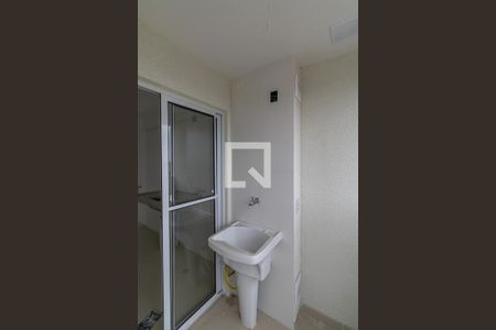 Varanda e Área de Serviço  de apartamento à venda com 2 quartos, 48m² em Vila Ré, São Paulo