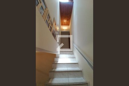 Escada  de casa à venda com 3 quartos, 120m² em Jardim Santa Judith, Campinas