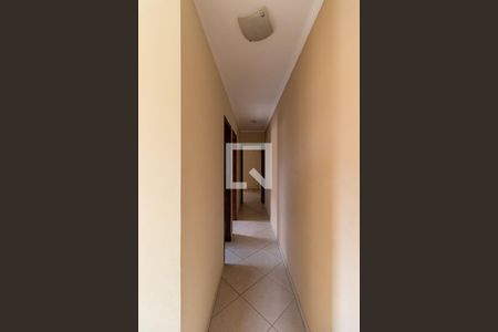 Corredor de casa à venda com 3 quartos, 175m² em Itaquera, São Paulo