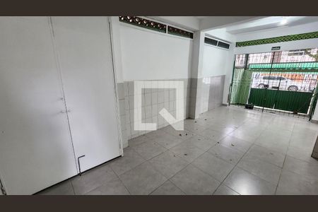 Garagem de casa para alugar com 5 quartos, 290m² em Embaré, Santos