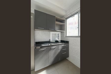 Cozinha de apartamento para alugar com 1 quarto, 35m² em Jardim Dona Leopoldina, Porto Alegre