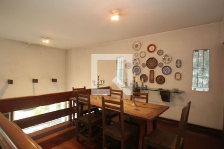 Casa de Condomínio à venda com 3 quartos, 301m² em Jardim Vitoria Regia (zona Oeste), São Paulo