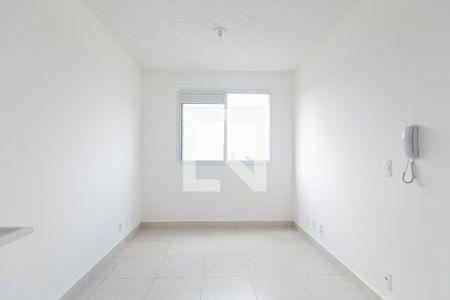 Sala / Cozinha de apartamento para alugar com 2 quartos, 35m² em Vila Carmosina, São Paulo