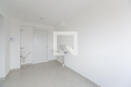 Sala / Cozinha de apartamento para alugar com 2 quartos, 35m² em Vila Carmosina, São Paulo