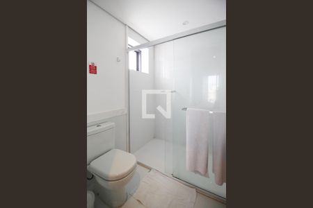 Banheiro de kitnet/studio para alugar com 1 quarto, 46m² em Itaim Bibi, São Paulo