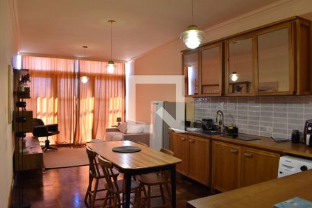 Sala/Cozinha de apartamento para alugar com 1 quarto, 68m² em Centro, Curitiba