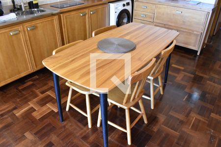 Sala/Cozinha de apartamento para alugar com 1 quarto, 68m² em Centro, Curitiba