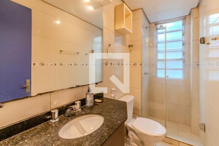 Banheiro de apartamento para alugar com 1 quarto, 59m² em Cristal, Porto Alegre