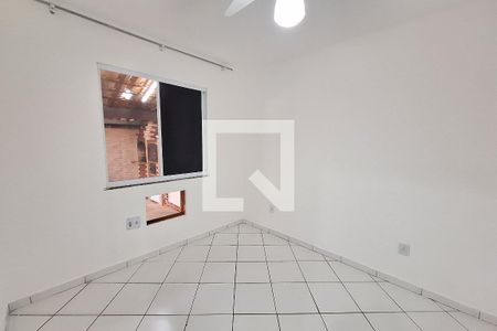 Quarto de casa para alugar com 2 quartos, 70m² em Chácaras Arcampo, Duque de Caxias